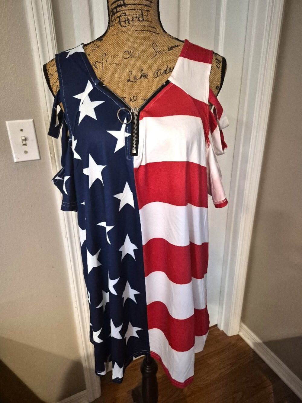 KKG Fashion Cold Shoulder American Flag Shirt Size XL NWT